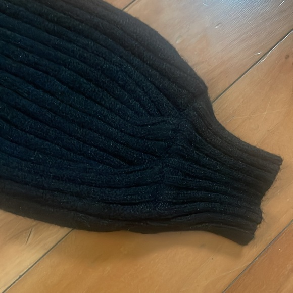 Black turtleneck sweater dress w gold chain belt - Picture 3 of 8